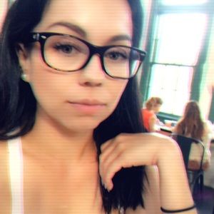 Meet your Posher, Karina